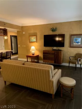 Photo #5: 2472933 Listing