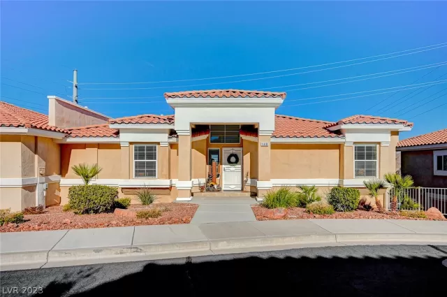 MLS: 2472939 Condo For Sale