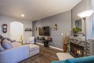 Photo #6: 2472947 Listing