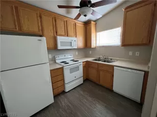 Photo #3: 2472983 Listing 