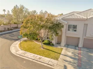 Photo #1: 2472996 Listing 