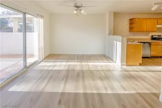 Photo #5: 2472996 Listing 
