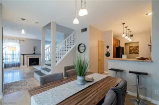 Photo #3: 2473021 Listing 