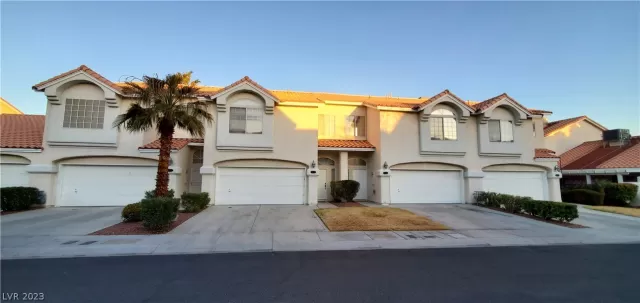 MLS: 2473030 Condo For Sale