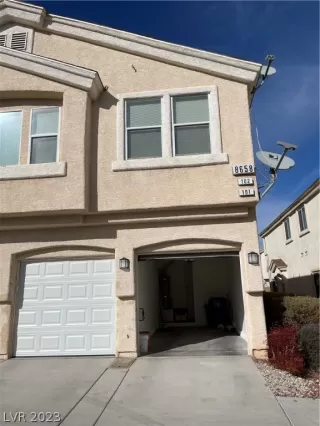 Photo #2: 2473046 Listing