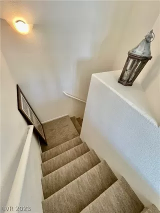 Photo #4: 2473046 Listing