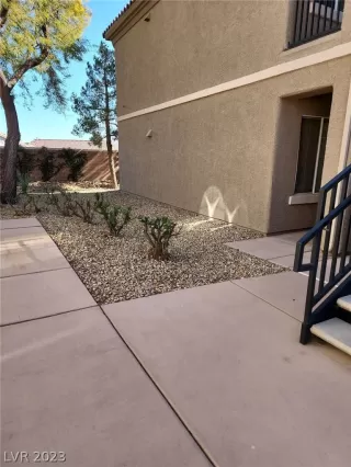 Photo #2: 2473066 Listing 