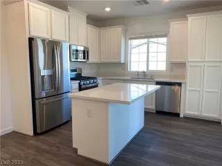 Photo #3: 2473074 Listing 