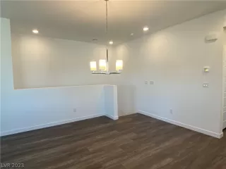 Photo #5: 2473074 Listing 