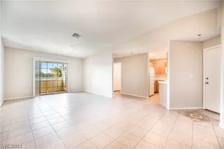 Photo #2: 2473076 Listing