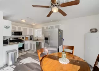 Photo #1: 2473086 Listing 