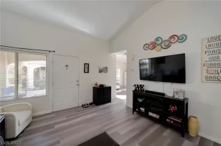 Photo #5: 2473086 Listing 