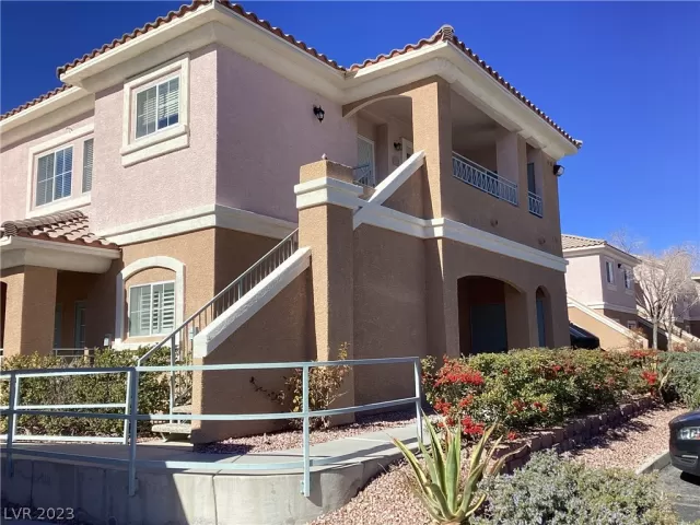 MLS: 2473087 Condo For Sale