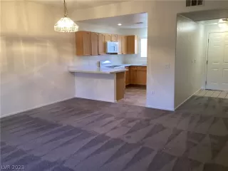 Photo #4: 2473087 Listing 