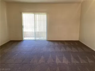 Photo #5: 2473087 Listing 