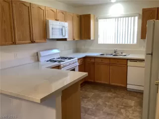 Photo #6: 2473087 Listing 