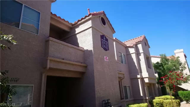 MLS: 2473092 Condo For Sale