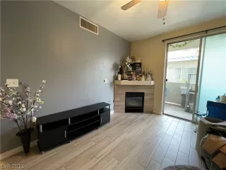 Photo #1: 2473119 Listing