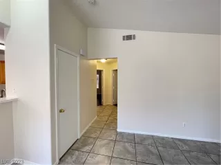 Photo #6: 2473148 Listing 