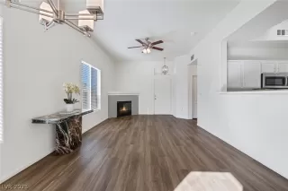 Photo #4: 2473151 Listing 