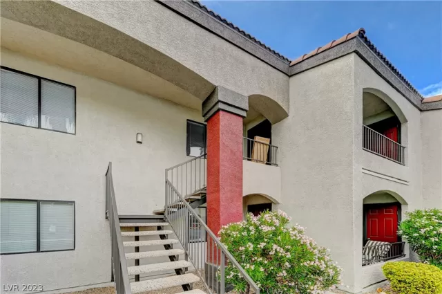 MLS: 2473192 Condo For Sale