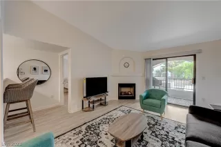 Photo #4: 2473192 Listing 