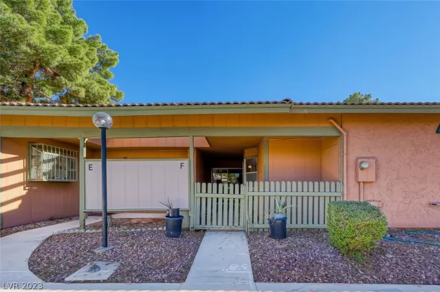 MLS: 2473196 Condo For Sale