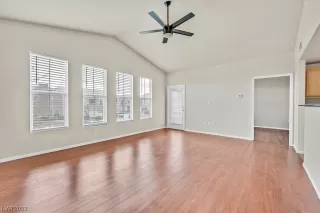 Photo #1: 2473199 Listing 