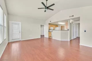 Photo #2: 2473199 Listing 