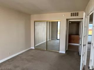 Photo #4: 2473200 Listing 