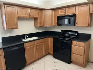 Photo #6: 2473200 Listing 