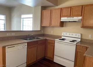 Photo #4: 2473259 Listing 