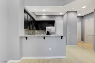 Photo #2: 2473264 Listing