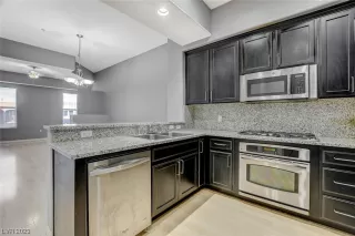 Photo #5: 2473264 Listing