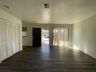 Photo #6: 2473274 Listing