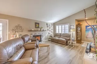 Photo #5: 2473285 Listing