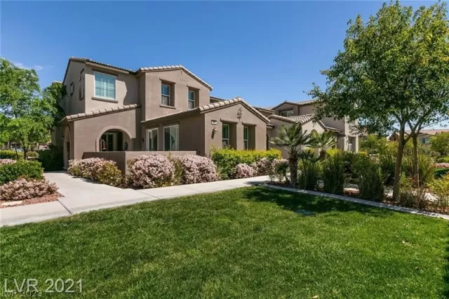 MLS: 2473314 Condo For Sale