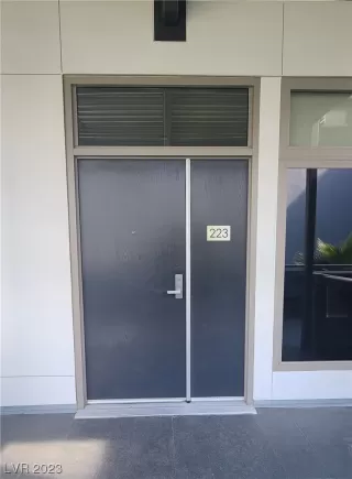 Photo #1: 2473320 Listing 