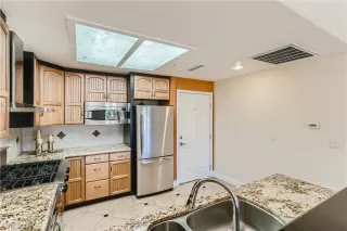 Photo #2: 2473370 Listing