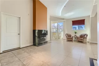 Photo #5: 2473370 Listing