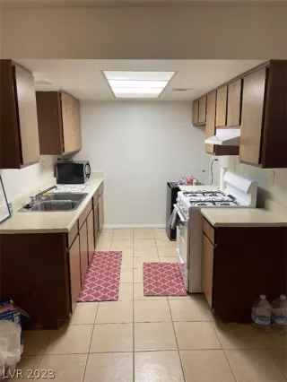 Photo #1: 2473389 Listing 