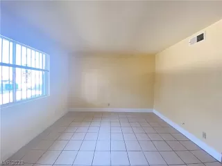 Photo #4: 2473418 Listing 