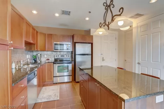 MLS: 2473421 Condo For Sale