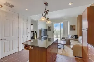 Photo #3: 2473421 Listing