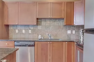 Photo #4: 2473421 Listing