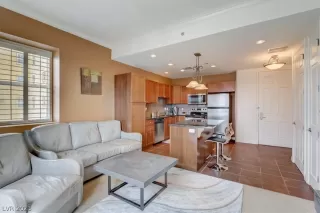 Photo #5: 2473421 Listing