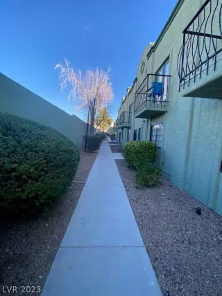 Photo #1: 2473456 Listing 