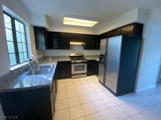 Photo #2: 2473456 Listing 