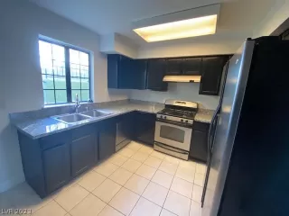 Photo #3: 2473456 Listing 