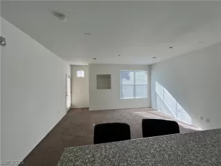 Photo #4: 2473469 Listing 